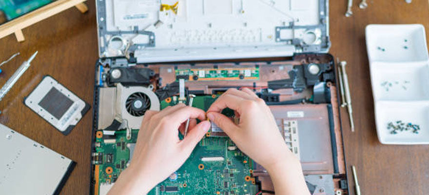 パソコン修理に中古パーツはアリ?<br>費用を抑える賢い選択肢