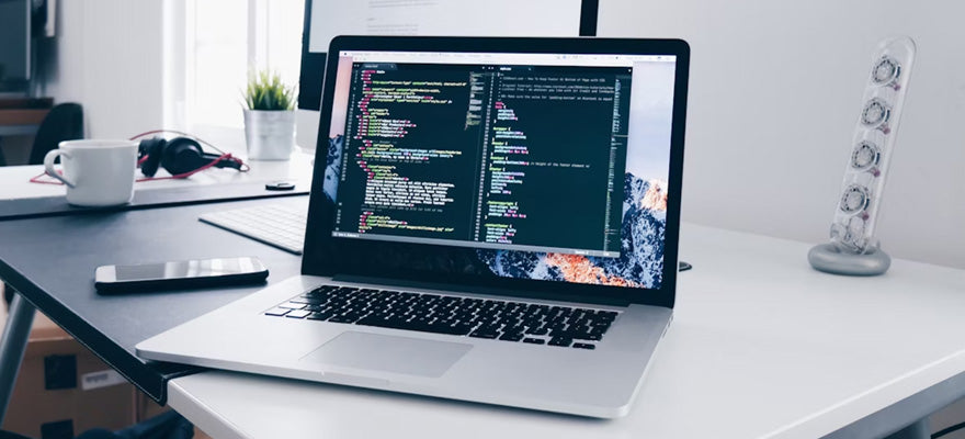 【重さで選ぶ】<br>軽い中古ノートパソコン特集！<br>後悔しない選び方とは