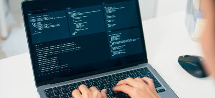 プログラミング学習用ノートパソコンは中古でOK！<br>おすすめスペックと選び方