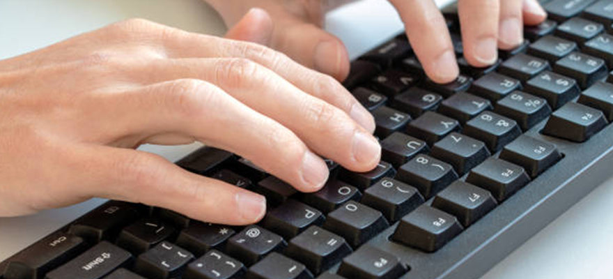 ノートパソコン キーボード 外付けのメリットと選び方<br>快適タイピングを実現